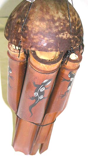 BALI HANDICRAFTS SUPPLIER Wholesale Windchime -Bamboo windchime with black color gecko painted on each pipe