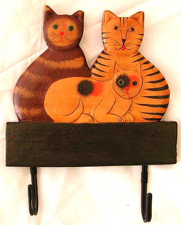Cat lovers' unique gift idea - triple sitting cat family design fashion wooden door hanger