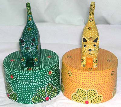 Assorted color Batik rounded cat box with dot and flower pattern design