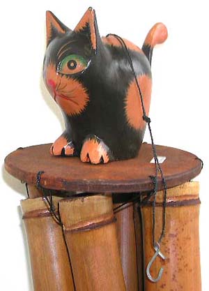 Deep brown bamboo windchime with cat on top, assorted color randomly pick 