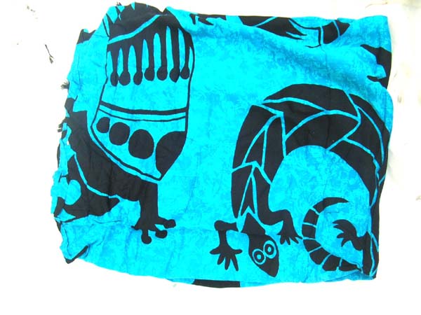 Poolside apparel factory dealer, Artisan crafted gecko design on light blue and black batik sarong