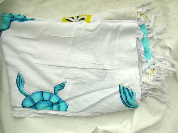 Artist fashion supply clothing wholesale, Artisan inspired turtle print on white indonesian fashion sarong