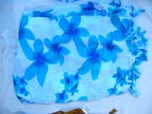 Trendy wear factory wholesaler, Blue floral print pattern on white resort wear batik wrap dress