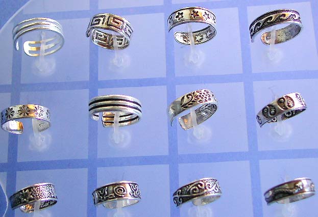Bali Indonesia direct import silver wear, sterling silver toe ring with assorted pattern decor. Silver jewelry wholesaler wholesale sterling silver toe ring celtic jewelry