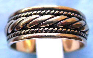 Bronze jewelry wholesaler online offering bronze ring with twisted rope and double dotted pattern decor around