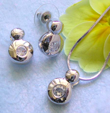 Bali jewelry online shop wholesale chain necklace, rounded clear cz snow man pendant and stud earring set