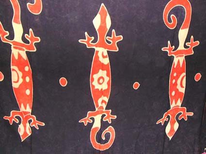 African fashion wear wholesale -Three red geckos design black Batik sarong wrap