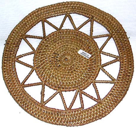 Celtic gift home decor - Celtic pattern design rounded retan coaster 