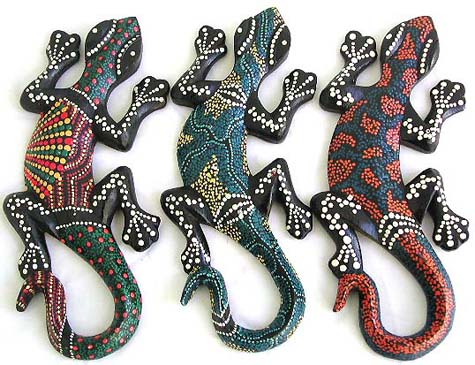 Assorted color dotted Batik gecko plaque