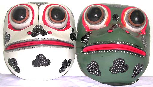 Black pattern decor green frog mask with open mouth