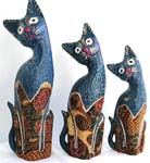 Batik wooden cat family stand with assorted hand painted color, randomly pick