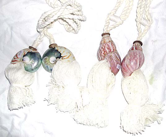 CURTAIN2.jpg (44903 bytes)