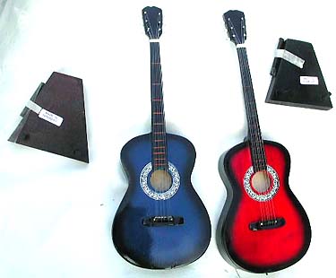 guita3.jpg (24491 bytes)