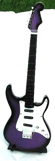 guita3stantd.jpg (18708 bytes)