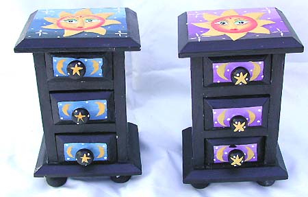 authentic tribal art and jewelry, we carry tribal tattoo design mirrors, tattoo sarong, tattoo jewelry, and celtic jewelry, celestial wood carvings.