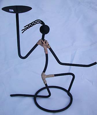 CAN2746.jpg (21507 bytes)