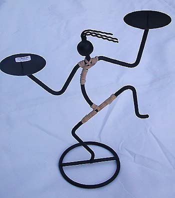 CAN2747.jpg (24491 bytes)