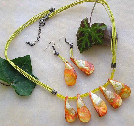 Wholesale jewelry online supply, necklace and earring jewelry set with yellow color multi strings, seed beads and genuine seashells pendant 