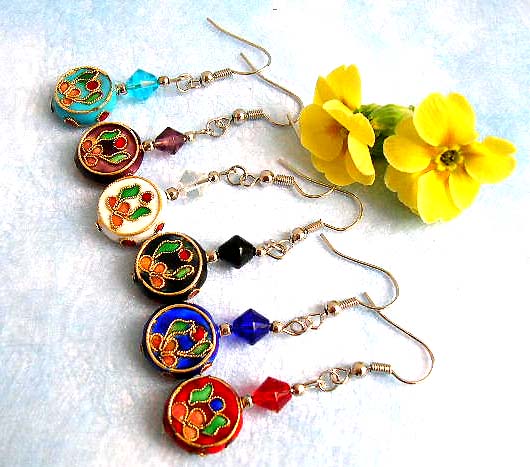 Fashion earring with fish hook back holding a diamond shape bead and a flower pattern decor handmade enamel cloisonne flat circular bead