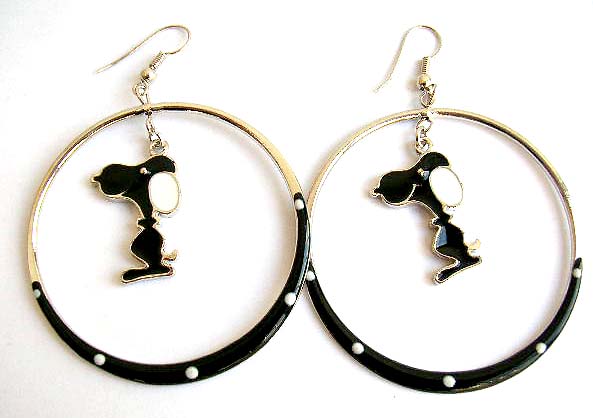 Fashion fish hook earring with color painted, snoopy in circle pattern design