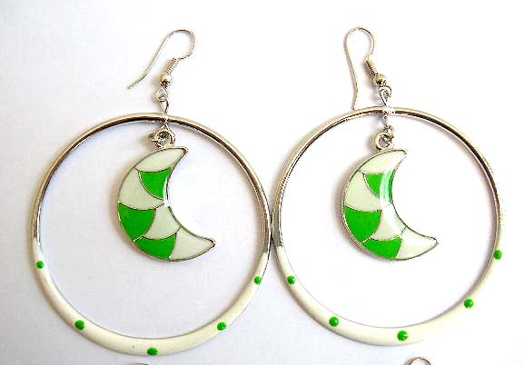 Fashion earring with color painted, pattern decor moon in circle pattern design