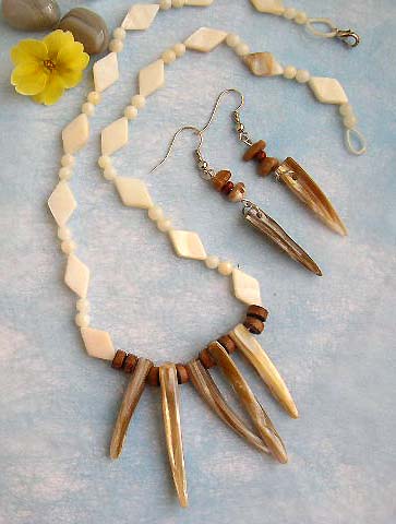 costume jewelry, wholesale costume jewelry necklace and earring set made of genuine seashell