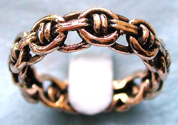 Imported bronze jewelry online distributors offering bronze ring in carved-out Celtic knot chain design