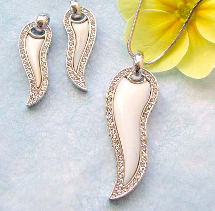 Fansy jewelru importer wholesale chain necklace, multi mini cz around imitation white stone decor pendant and stud earring set